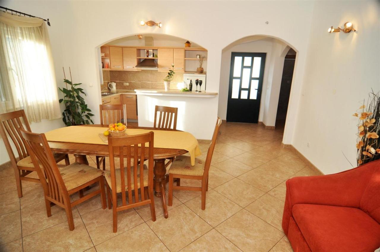 Apartmani Rokic Seget Vranjica Εξωτερικό φωτογραφία